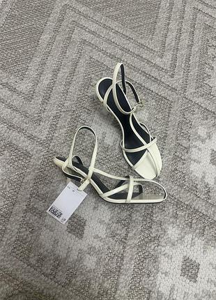 Босоножки h&m