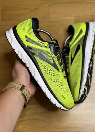 Чоловічі кросівки brooks men's adrenaline gts 18