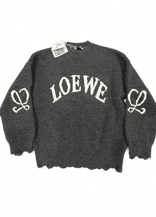 Стильний жіночий светр loewe