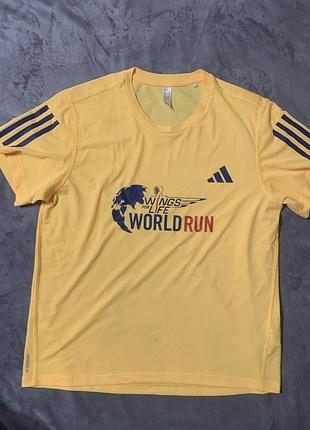 Офіційна спортивна футболка учасника благодійного забігу wings for life world run від бренду adidas.