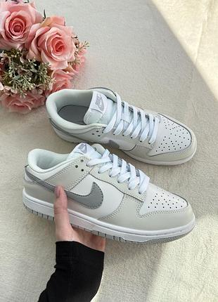 Женские серые кроссовки nike sb dunk low white grey beige х данк 36