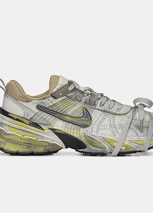 Жіночі сірі кросівки nike v2k runtek silver beige yellow custom х рантек 40
