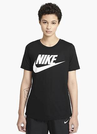 Футболка жіноча nike sportswear black at5464-010