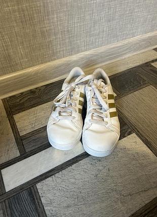 Кросівки adidas