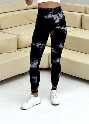 Спортивные женские леггинсы / лосины marble tie-dye черные с белым с эффектом push up (бесшовные), m