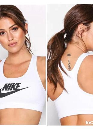 Спортивний топ nike, розмір s. ідеальний.