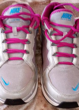 Женские кроссовки nike