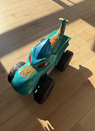 Машинка hot wheels