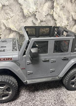 Детский двухместный электромобиль джип jeep rubicon m 5740eblr (серый)
