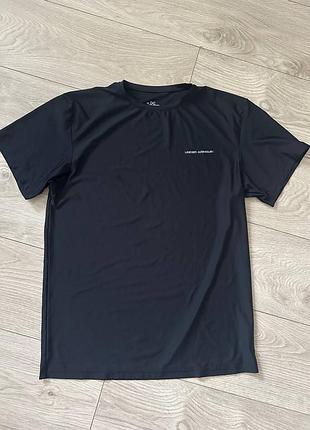 Футболка under armour stretch performance black