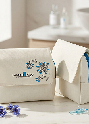 Белая косметичка с логотипом la roche-posay