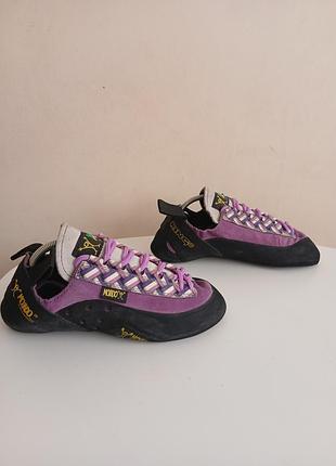 Скельні туфлі (скельники) la sportiva mythos. 37 розмір.вінтаж.унісекс