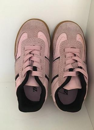 Дитячі рожеві кросівки zara