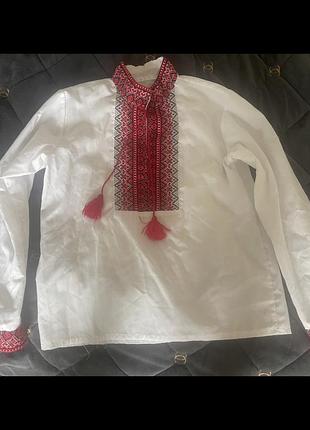 Гарна вишиванка на хлопчика