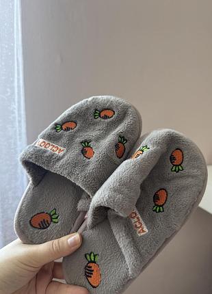 Тапки для дівчинки