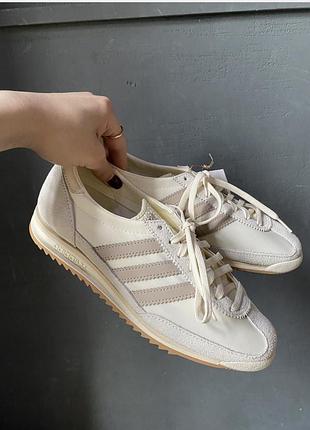 Бежеві жіночі кросівки кеди adidas оригінальні легкі повсякденне стильне жіноче взуття