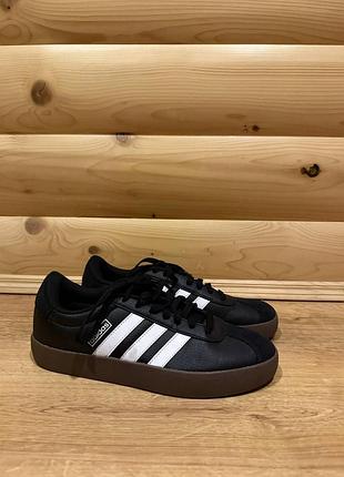 Кросівки adidas
