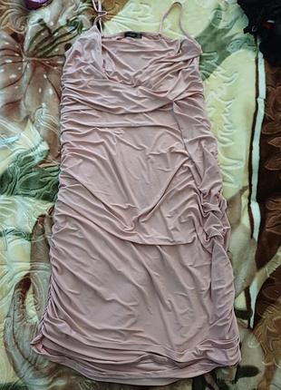 Гарна сукня зі зборкою