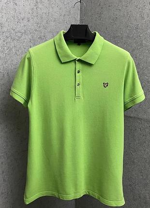 Салатова футболка поло від бренду lyle&scott