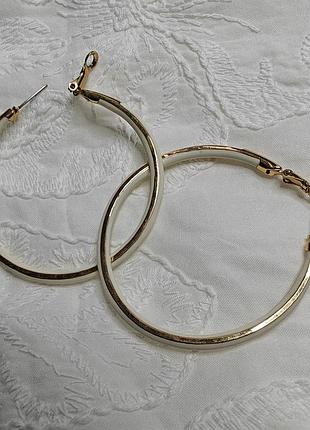 Серьги-кольца «золото» с белой эмалью, диаметр 5,5 см