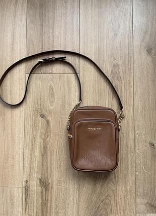 Сумка michael kors jet set travel medium pebbled leather crossbody bag