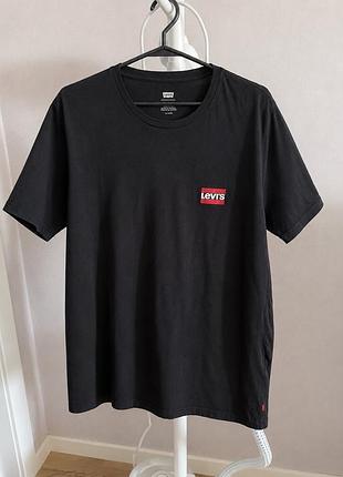 Levi’s чоловіча футболка оригінал. стан відмінний