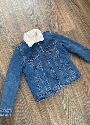 Утеплена жіноча джинсова куртка bershka xs