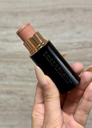 Кремові румʼяна youngblood vividluxe crème blush stick - creme brulee