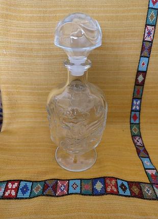 Vintage dragon decanter». винтажный стеклянный караф (графин или штоф) с рельефным. тиснением. monardi import (bologna)