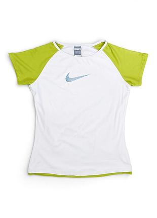 Футболка nike dri-fit, размер m. состояние 7/10: потертый логотип (см. фото). для спорта или повседневного стиля.
