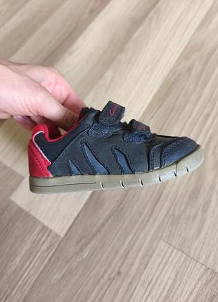 Шкіряні сині черевики clarks