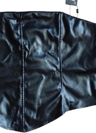 Черный кожаный топ-корсет
