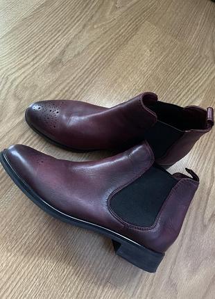 Шкіряні бордові черевики челсі bata 37 розмір