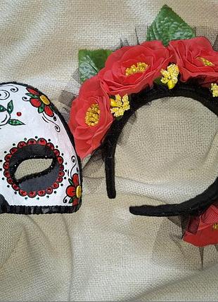 Жіноча маска  та вінок на хеллоуїн