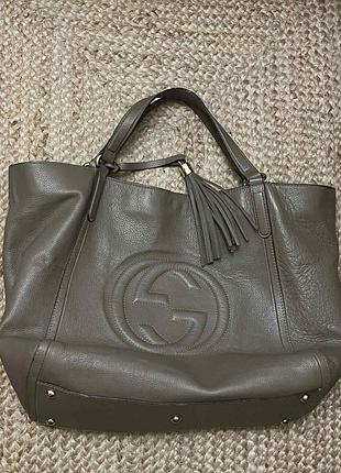 Большая кожаная сумка оливкового цвета хаки с надписью gucci