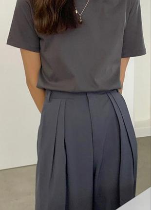 Футболка графітова з круглим вирізом uniqlo