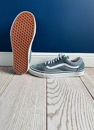 Кеди vans.