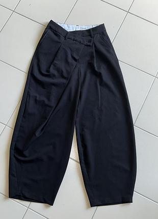 Класичні брюки bershka із запахом