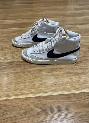 Жіночі високі кросівки nike blazer mid '77 vintage white black (cz1055-100) — розмір 41 (26.5 см)