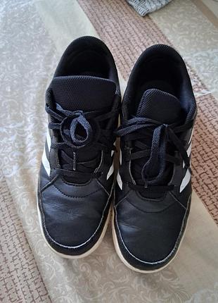 Кроссовки adidas