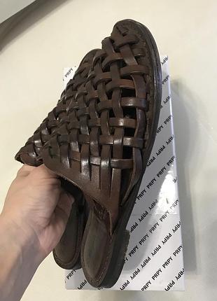 Отличные итальянские кожаные шлепанцы
