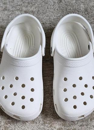 Белые кроксы сабо crocs classic clog