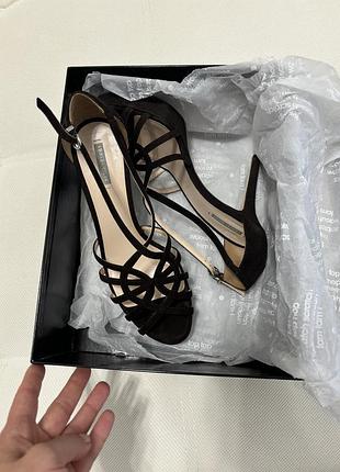 Роскошные замшевые босоножки giorgio armani