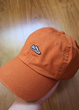 Унісекс бейсболка кепка dc shoes з патчем кросівка (dad hat)