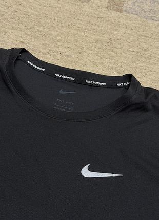 Спортивная мужская футболка nike. темр футболка