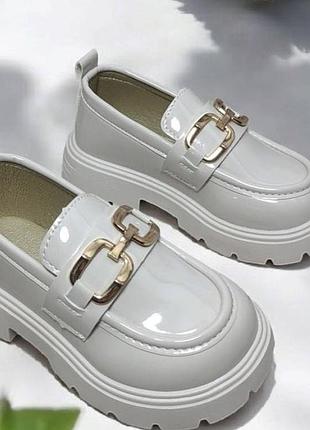 Туфельки на дівчинку