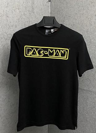 Чорна футболка від бренду h&m