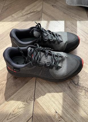 Кросівки жіночі для вулиці та / або хайкінгу; оригінали under armour; розмір 39; сірі