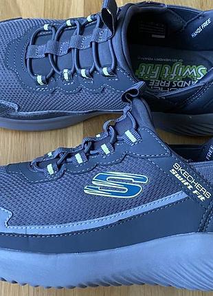Кросівки skechers.