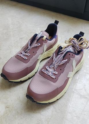 Фирменные кроссовки veja dekkan ripstop trail running в расцветке babe pierre